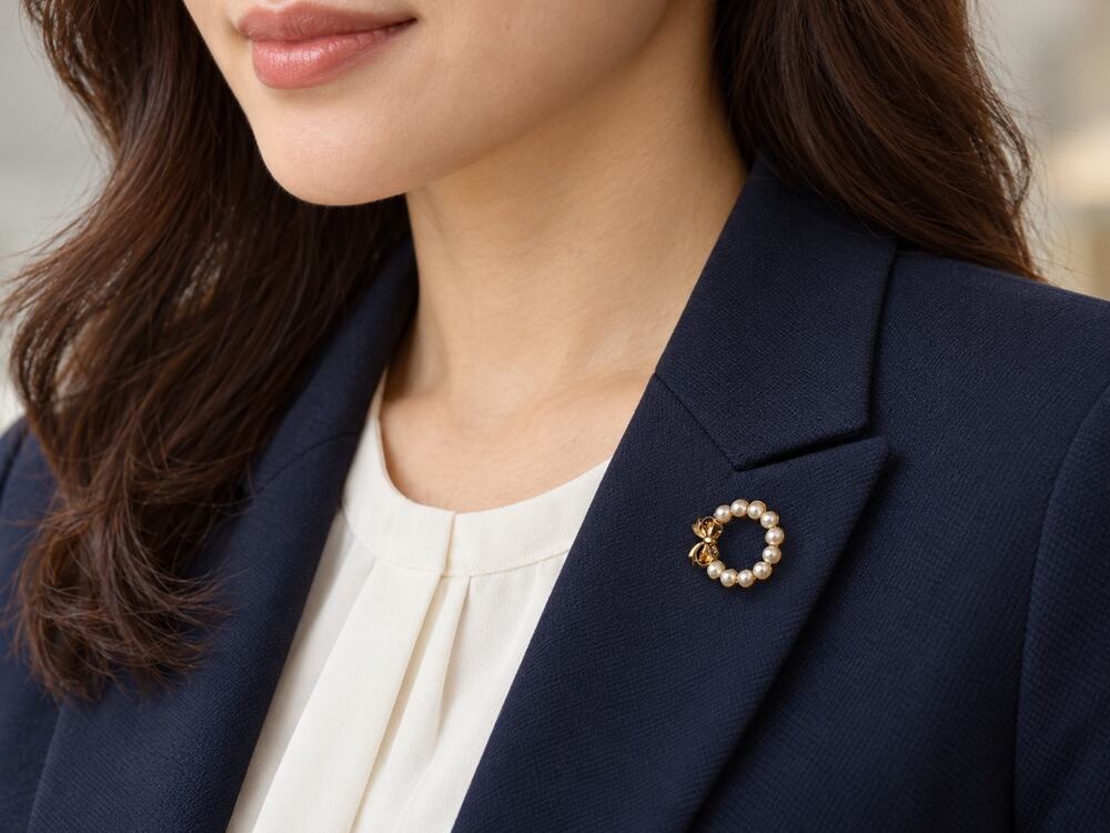 Gold Tone Faux Pearl Wreath Bow Lapel Pin Cream Beaded Circle Brooch